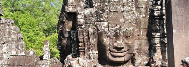 Gesicht des Bayon Tempels in Angkor auf einer Kambodscha Rundreise