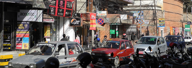 Blick in eine Straße in Kathmandu auf einer Nepal Reise
