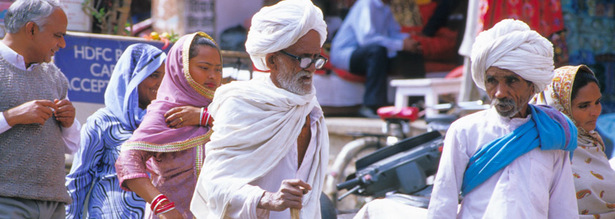 Einheimische Inder in traditioneller Kleidung in Rajasthan
