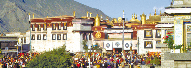 Jokhang Tempel in Lhasa auf einer Tibet Reise