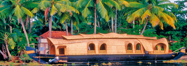 Übernachtung auf einem Hausboot in den Backwaters von Kerala Südindien Rundreise
