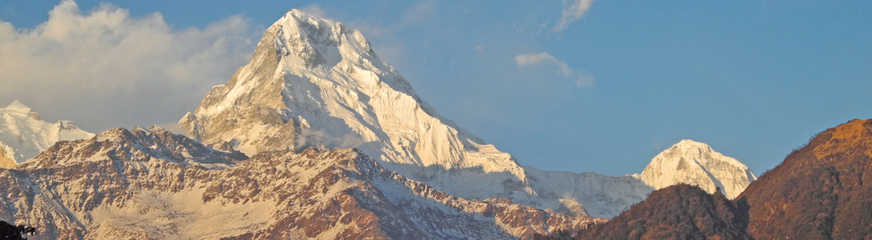 Blick auf einen Annapurna Peak zum Sonnenuntergang in Nepal