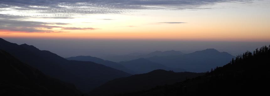 Sonnenaufgang während der großen Annapurna Umrundung auf einer Nepal Reise