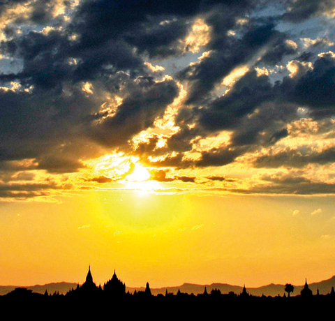 Bagan zum Sonnenuntergang Myanmar Reisen